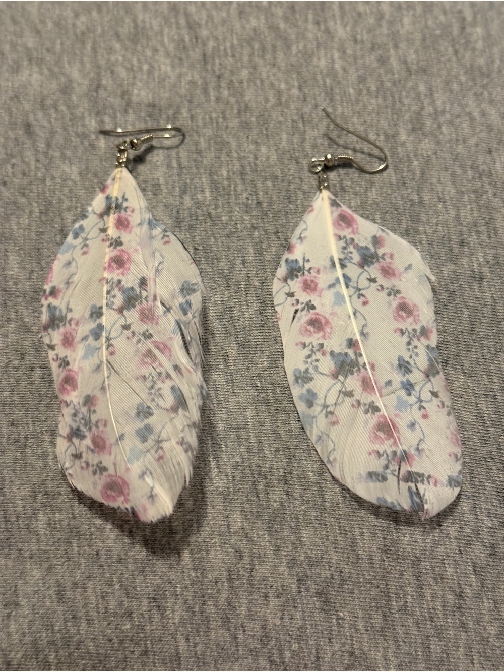 Floral Rose Feather Drop Earrings in Cream and Pink - Picture 4 of 6